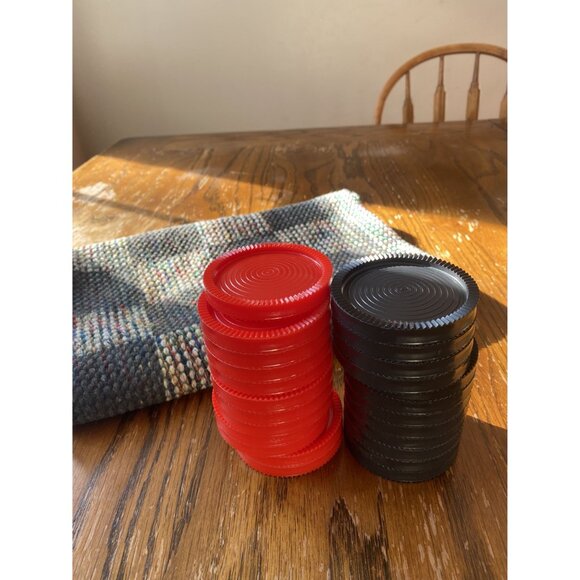Vintage Multi-Game Checker & Tic Tac Toe Set With Woven Rug & Plastic Checkers - Picture 6 of 6